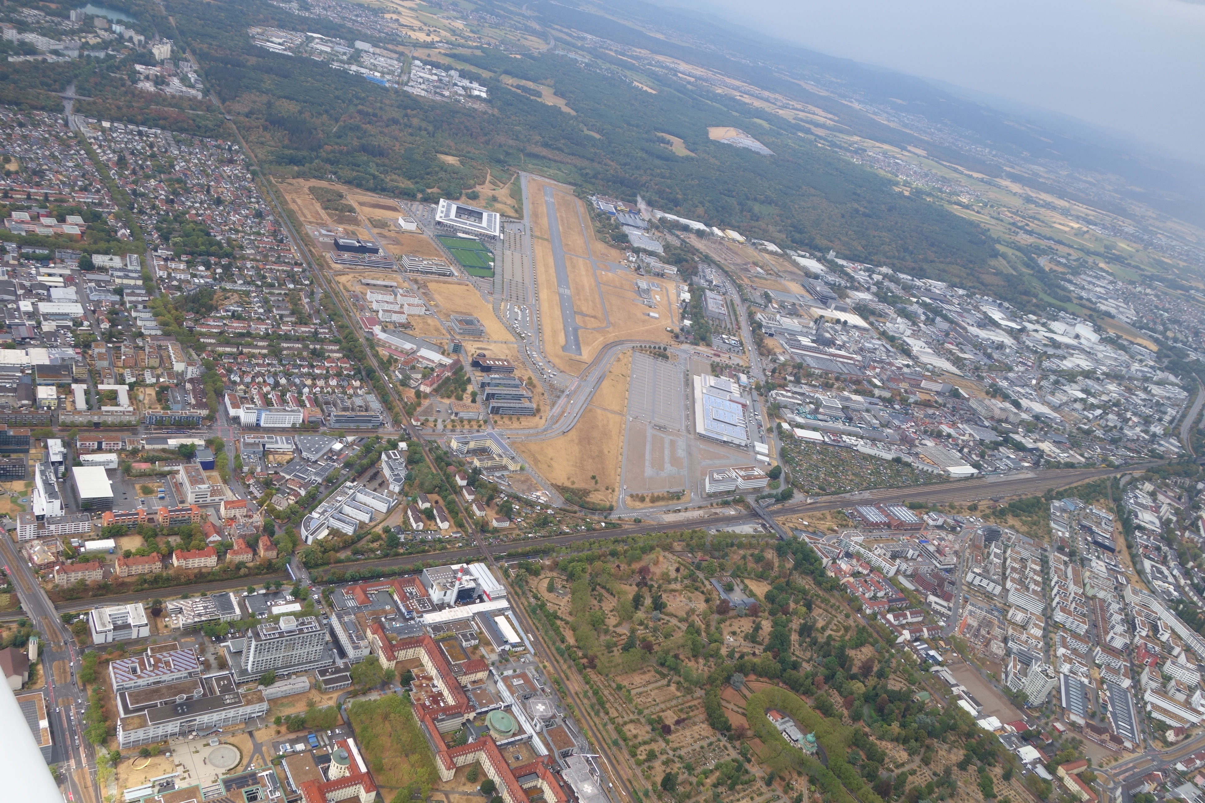 Freiburg und Flughafen